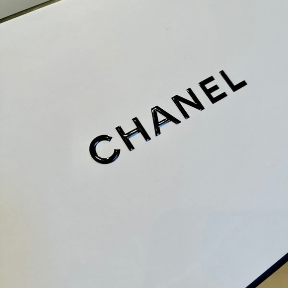 CHANEL gift box. Brand new and authentic, - Picture 2 of 4